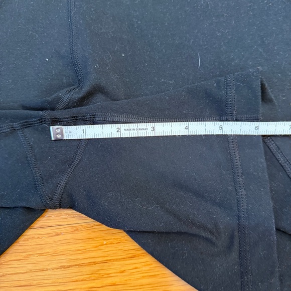 FLEO 6" Bike Shorts (Soft Activewear Short) - Size Large - Picture 3 of 5